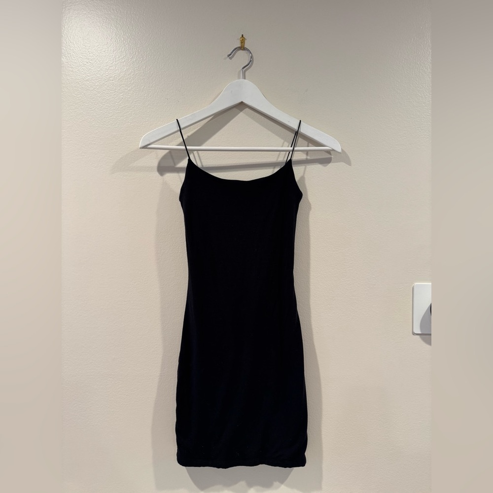 Aritzia - Wilfred Black Mini Slip Dress with Spaghetti Straps